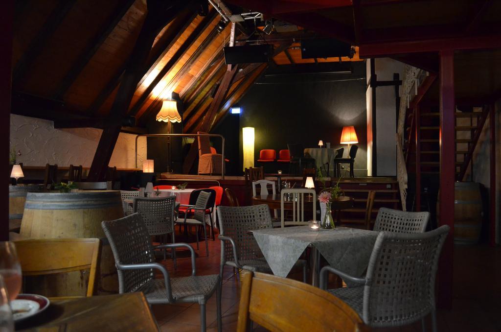 Oberhof  Hotel "Cafe Verkehrt" - Wellcome Motorbiker, Berufsleute Und Reisende Im Schwarzwald מראה חיצוני תמונה